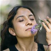 Profesora de Hatha yoga, vinyasa yoga y meditación